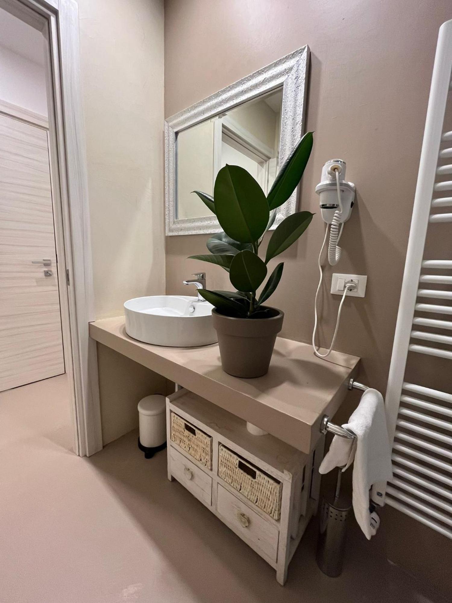 Venus 4*